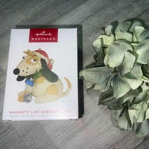 🆕🎁 Hallmark 2022 Ornament - Naughty List Shenanigans Dog NIB🎁🆕